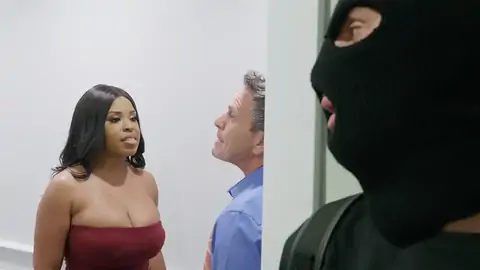 Burglar Concludes Up Fuckin' A Enormous-chested Dark-hued With Large Bobos